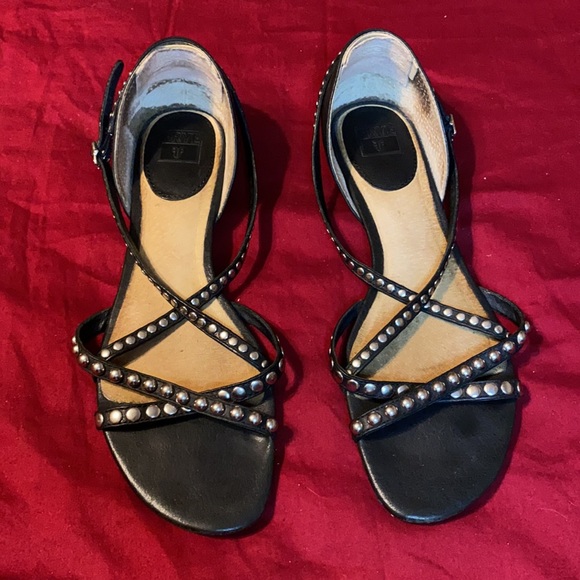 Stunning Frye Margot Black Leather studded sandals - Picture 2 of 7